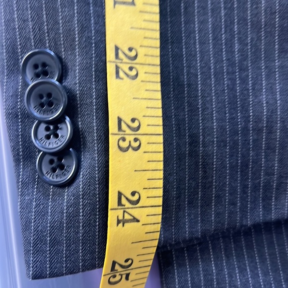 Tommy Hilfiger 38R Gray Pinstripe 100% Wool Gray Blazer Suit Jacket - Picture 8 of 9